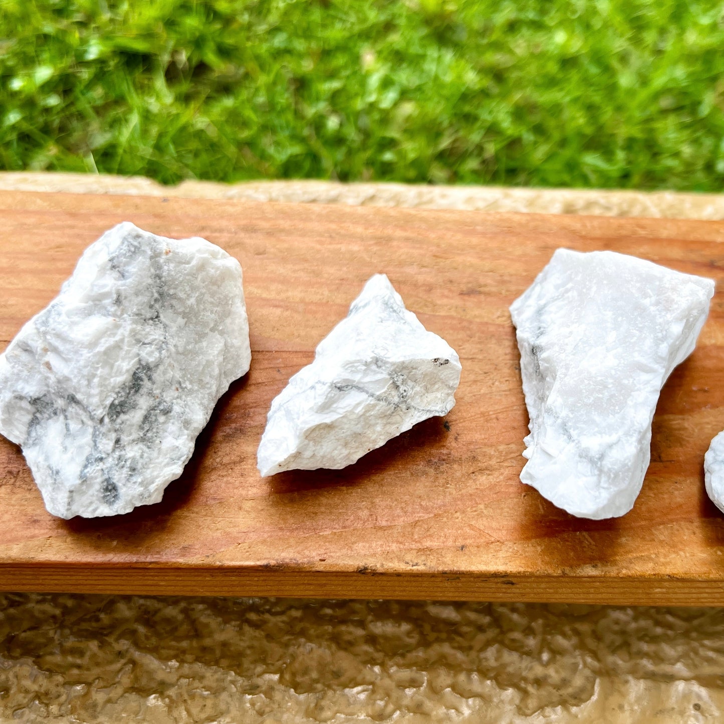 Howlite Raw (India)