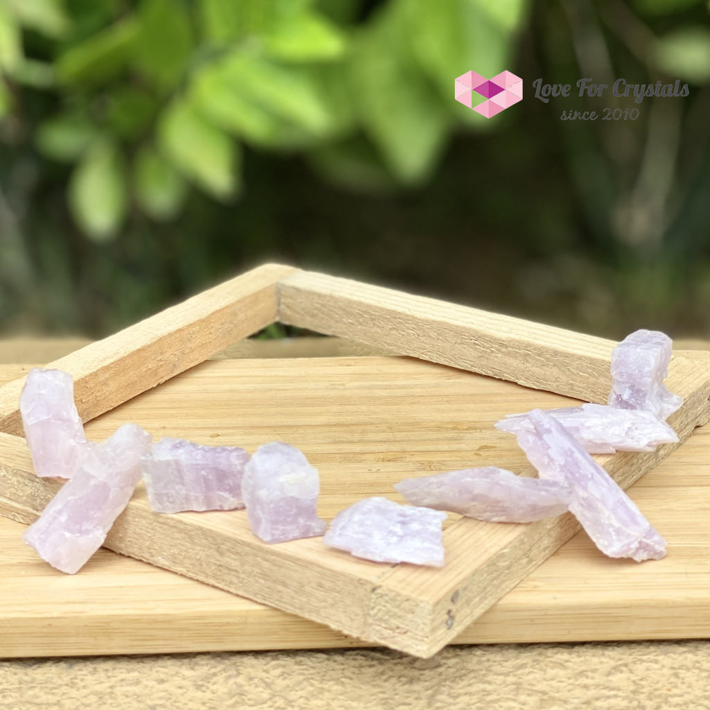 Pink Kunzite Raw (Aracuai Brazil)