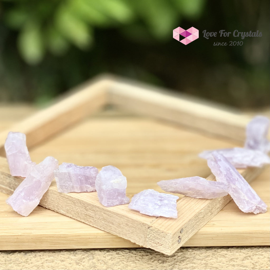 Pink Kunzite Raw (Aracuai Brazil)