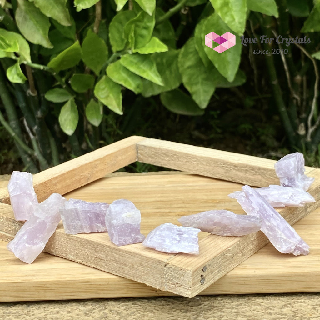 Pink Kunzite Raw (Aracuai Brazil)