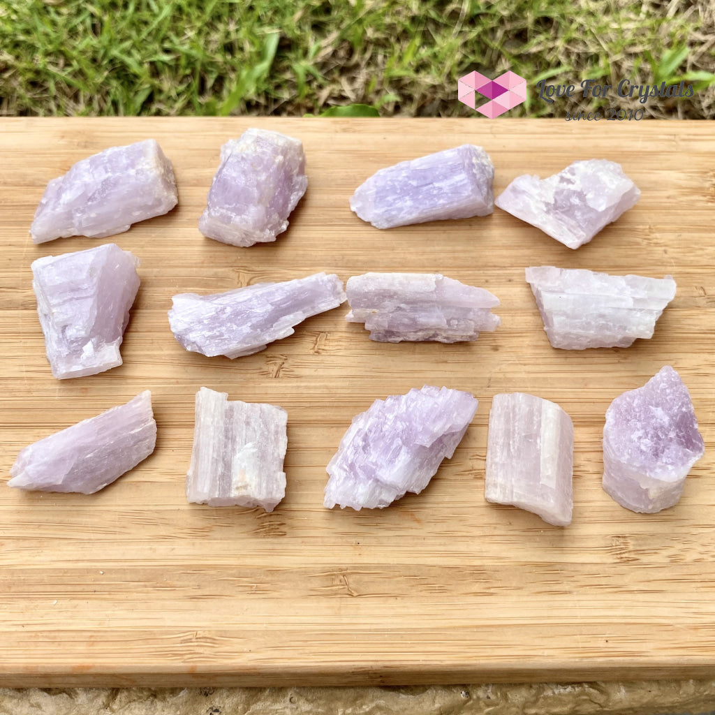 Pink Kunzite Raw (Aracuai Brazil)