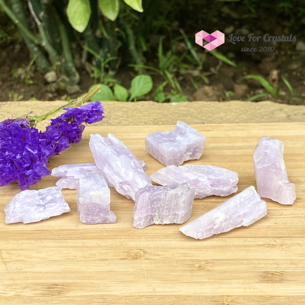 Pink Kunzite Raw (Aracuai Brazil)