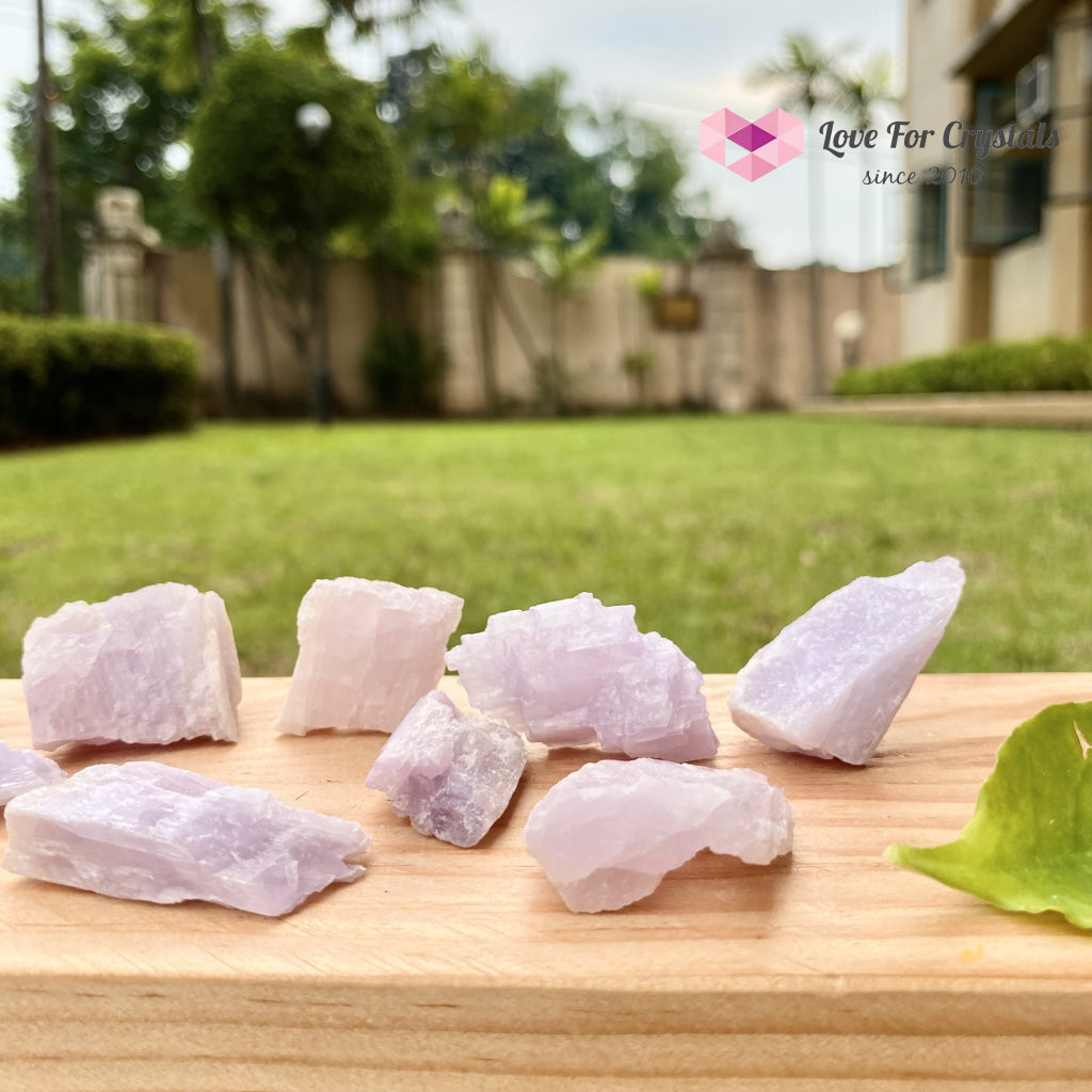 Pink Kunzite Raw (Aracuai Brazil)