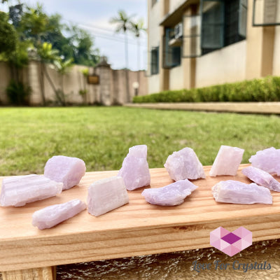 Pink Kunzite Raw (Aracuai Brazil)